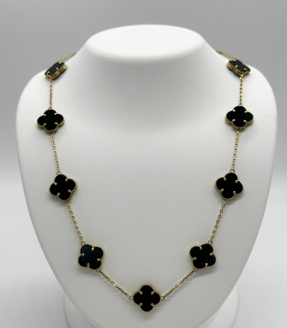 10k yg Black Onyx Clover Necklace
