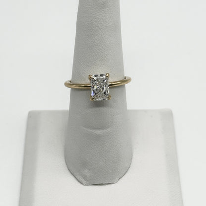 18k yg Lab Grown Rect. Modified brilliant Solitaire Ring w/Diamond Cert.