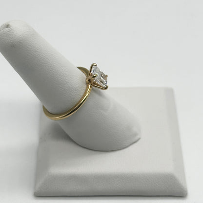 18k yg Lab Grown Rect. Modified brilliant Solitaire Ring w/Diamond Cert.