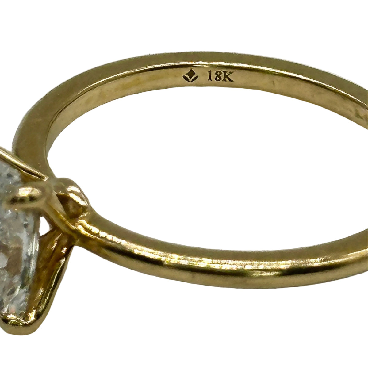 18k yg Lab Grown Rect. Modified brilliant Solitaire Ring w/Diamond Cert.
