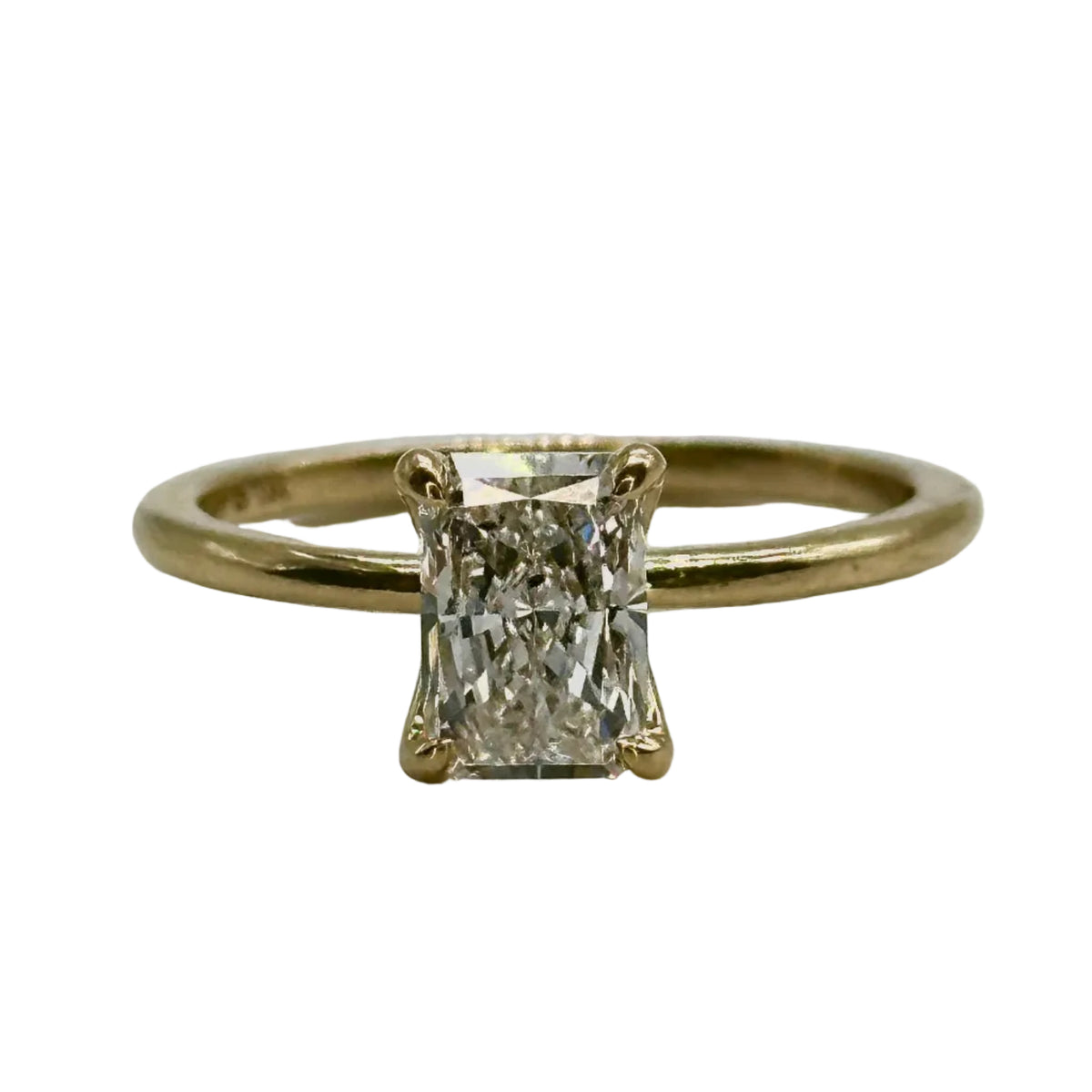 18k yg Lab Grown Rect. Modified brilliant Solitaire Ring w/Diamond Cert.