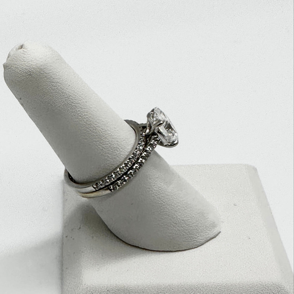 14k wg Oval Lab Diamond Two Band Wedding Set w/ Cert.